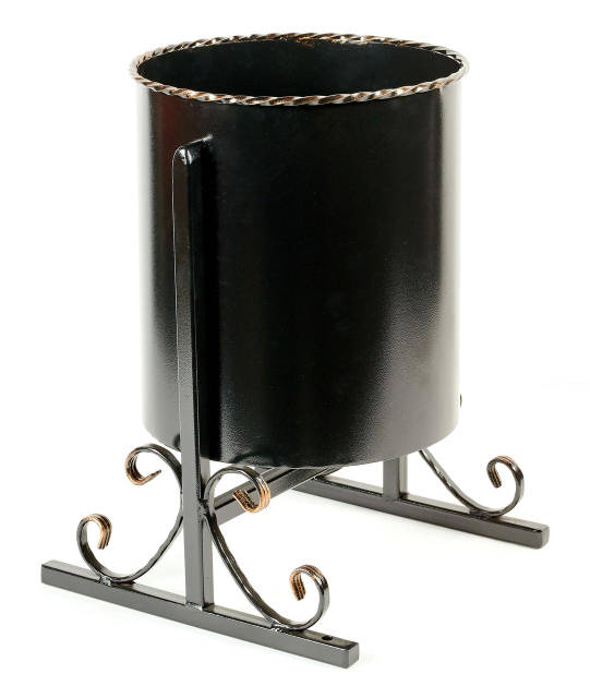 urna-kovanaia-ferrum-dlia-ulitsy-3-chernaia-s-zolotoi-patinoi-u03